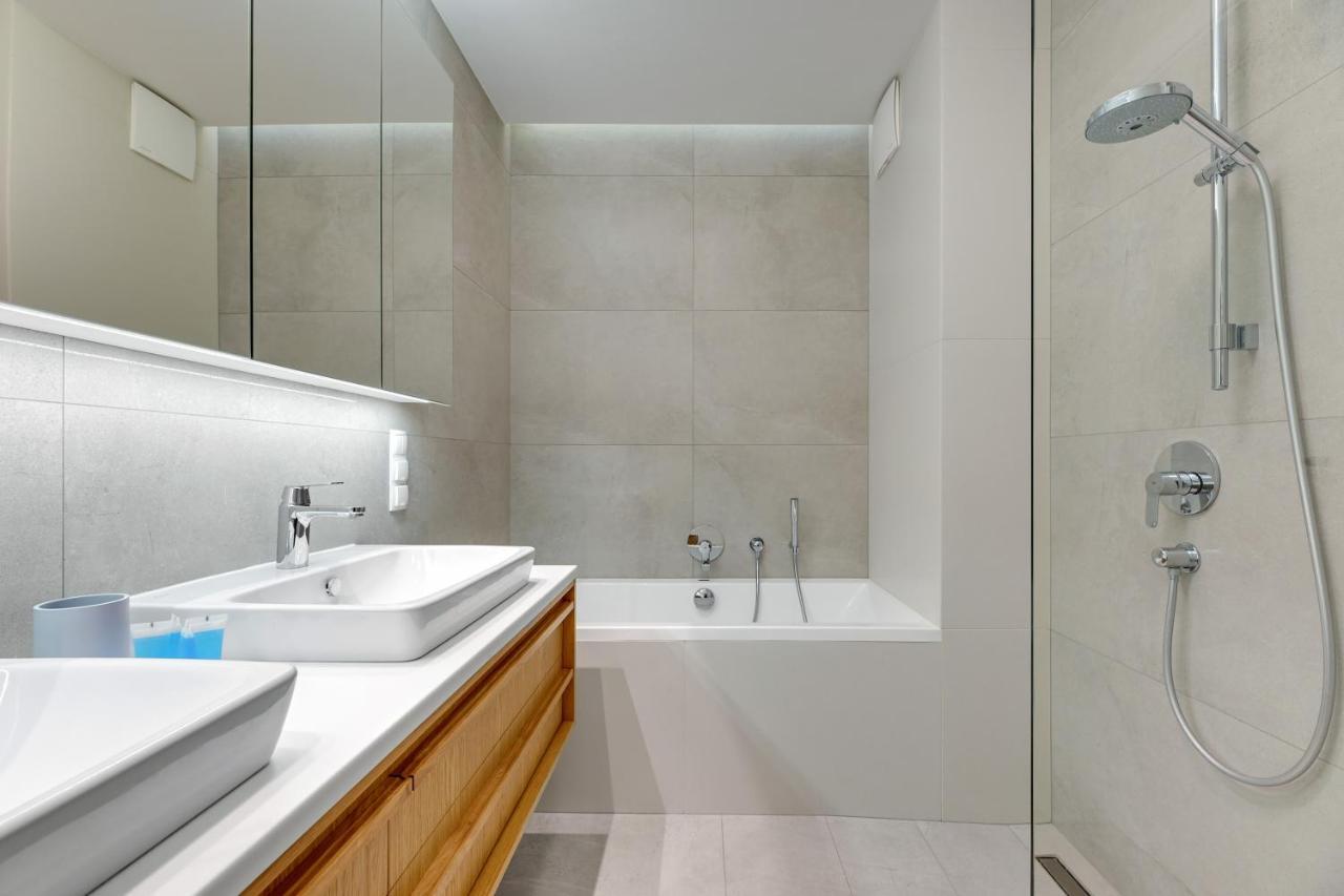 גדנסק Premium Family & Business Old Town Riverside Apartment With Parking מראה חיצוני תמונה